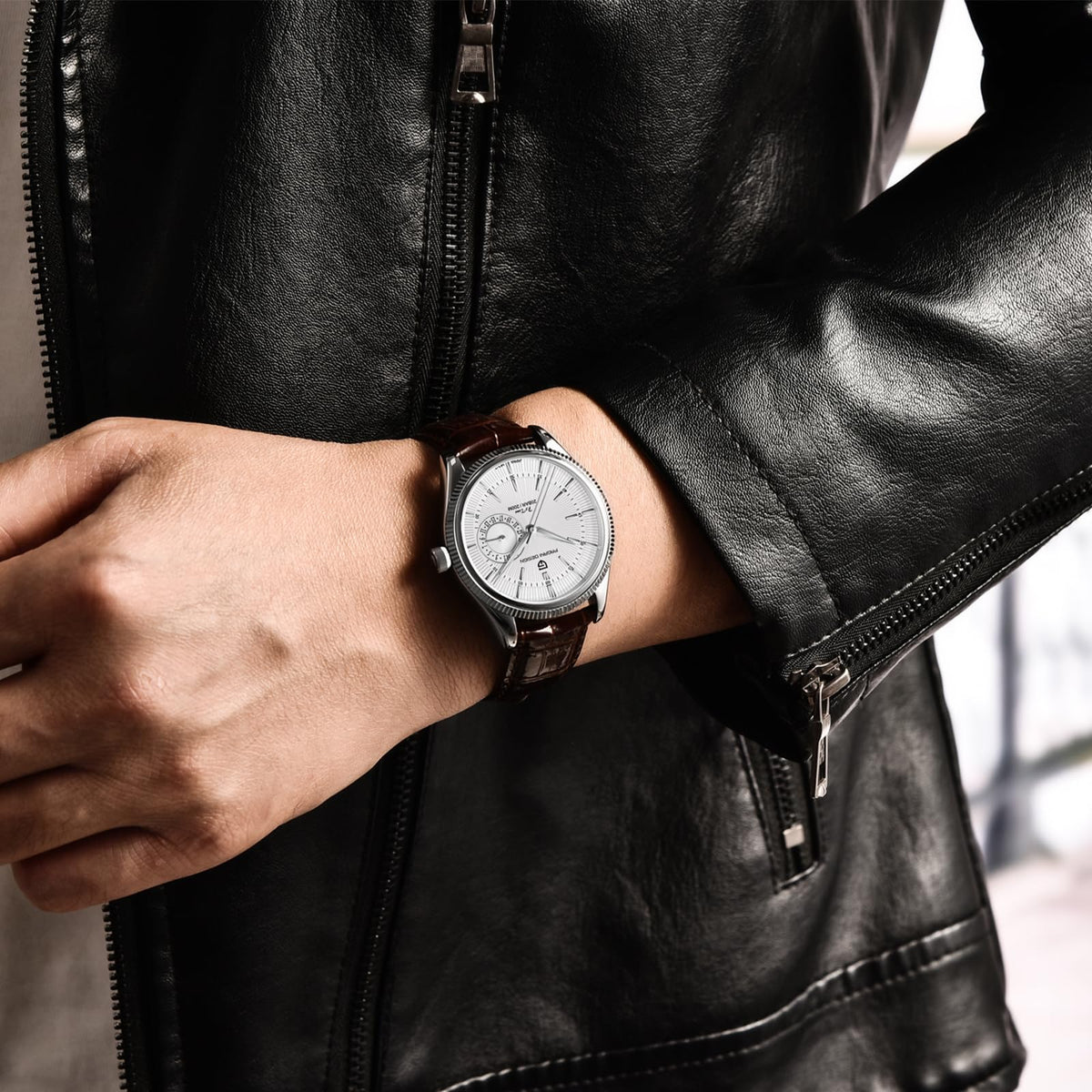 40mm Stainless Steel Quartz Wristwatch with Date Display D105