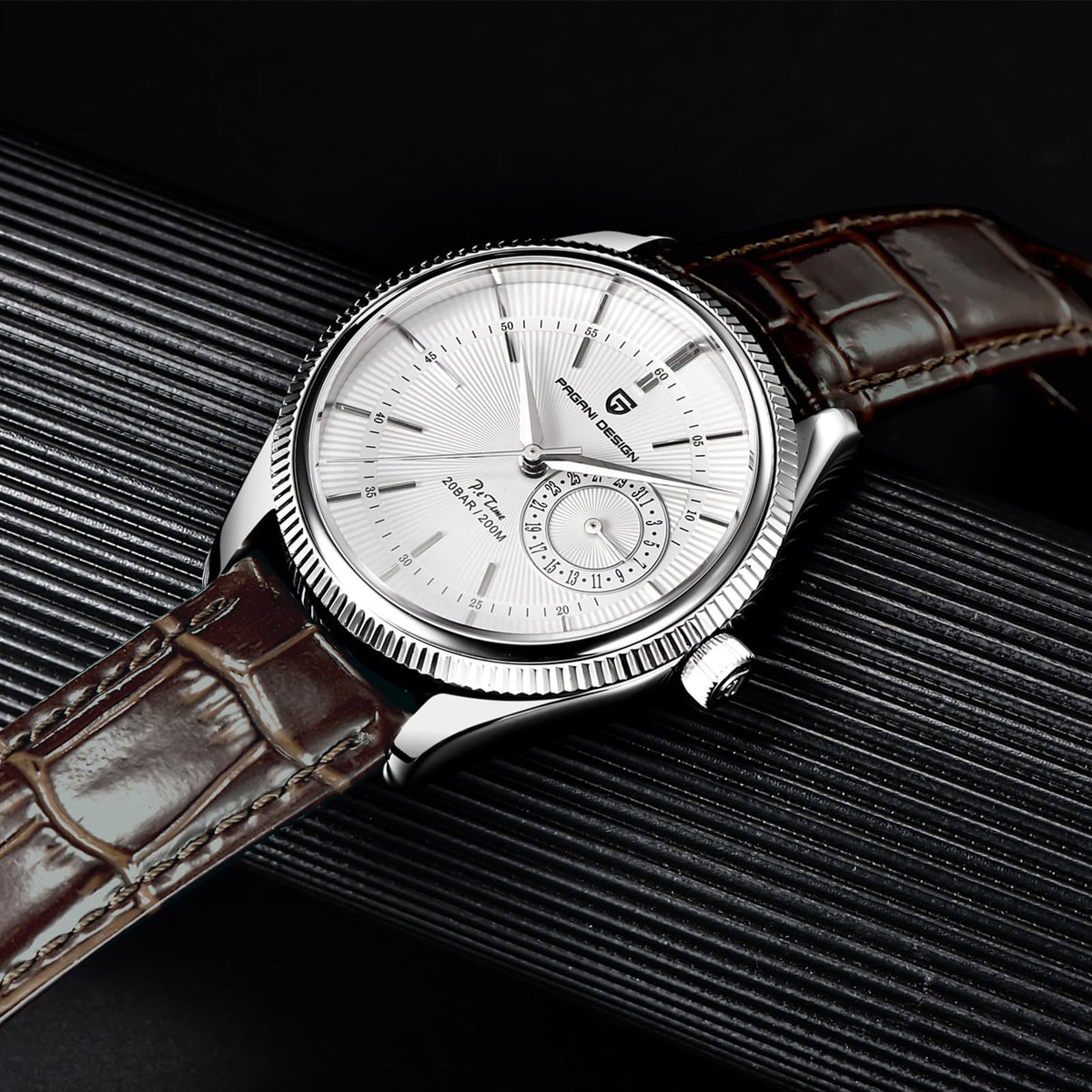 40mm Stainless Steel Quartz Wristwatch with Date Display D105